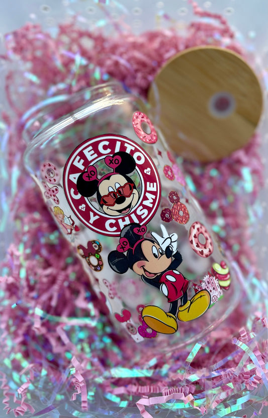 "Cafecito y Chisme – Disney-Inspired Glass Tumbler"